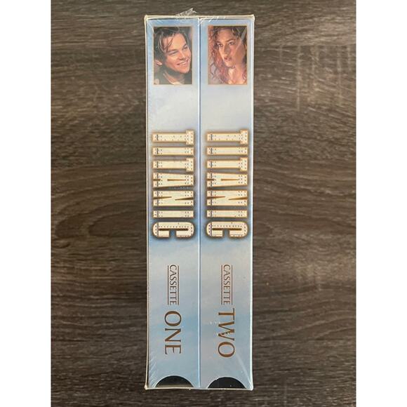 Titanic (Completely Sealed) VHS NWT - Picture 3 of 6